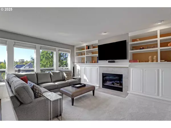 Portland, OR 97229,10156 NW FLEETWOOD DR