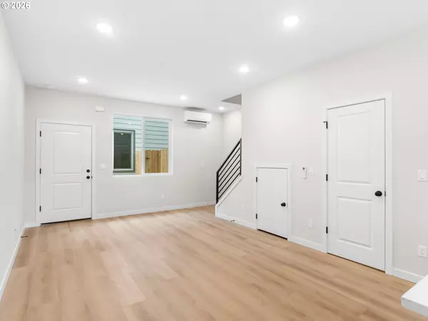 Portland, OR 97213,8628 SW 21st AVE #2