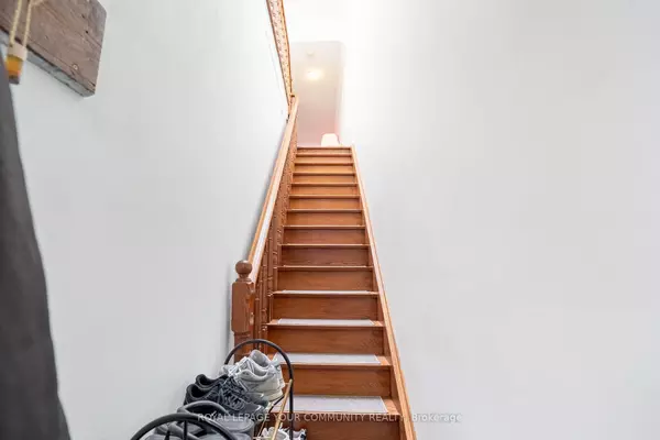 Toronto C01, ON M6J 3C5,149 Dovercourt RD #Upper