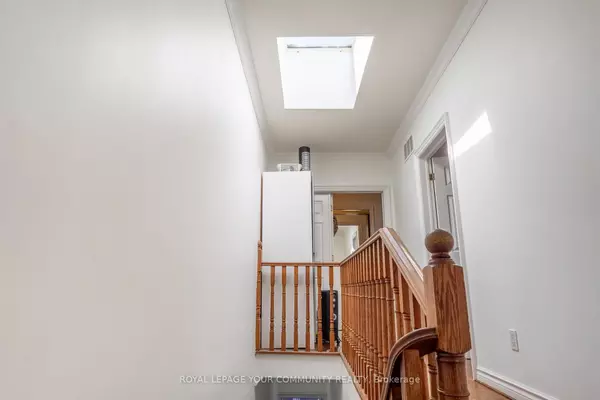 Toronto C01, ON M6J 3C5,149 Dovercourt RD #Upper