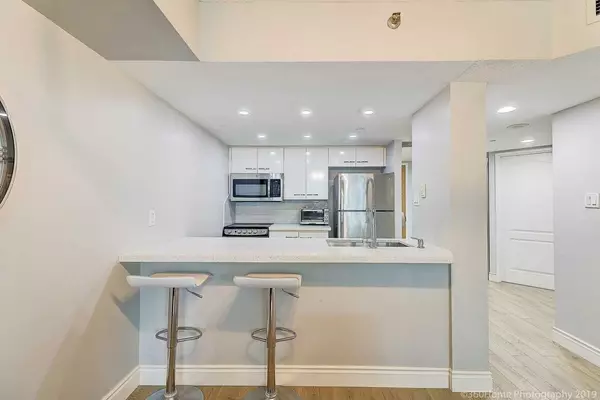 Toronto C01, ON M5G 2K5,38 Elm ST #2202