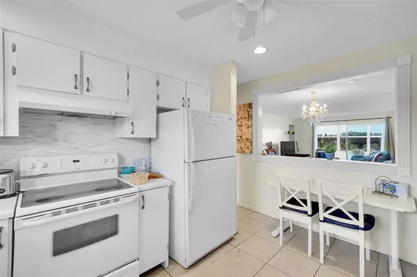 Sunrise, FL 33322,9020 Sunrise Lakes Blvd #306