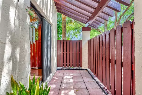 Coconut Creek, FL 33066,3725 Carambola Cir #2824