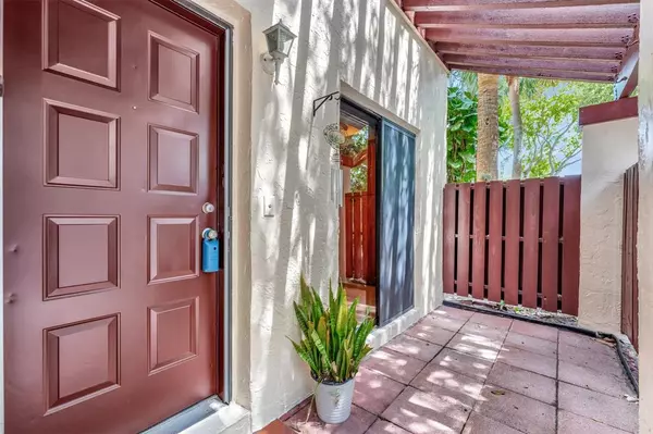 Coconut Creek, FL 33066,3725 Carambola Cir #2824