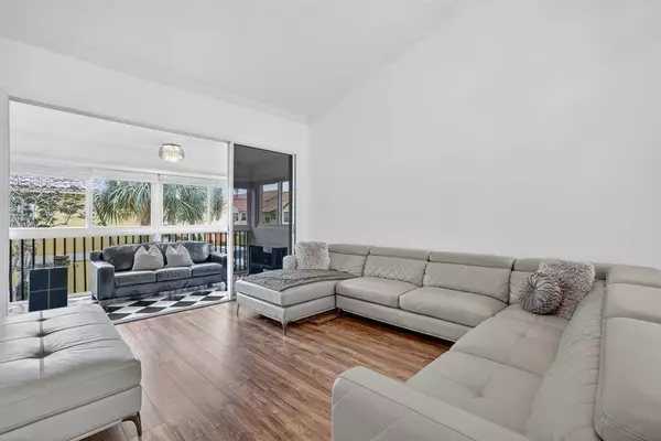 Lauderdale By The Sea, FL 33062,2121 S Ocean Blvd #603