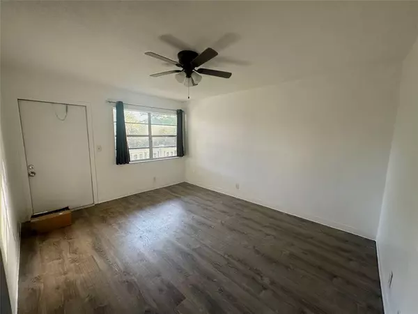 Davie, FL 33314,4163 SW 67th Ave #211C