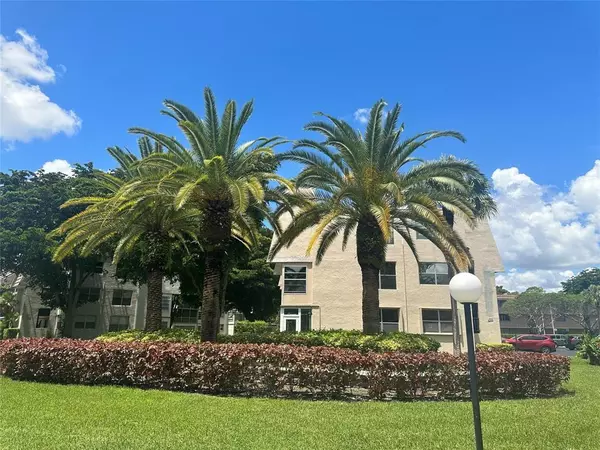 Tamarac, FL 33321,9351 Lime Bay Blvd #102