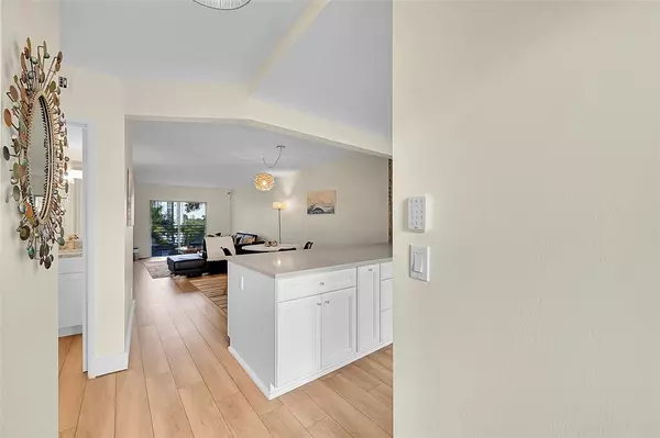 Pompano Beach, FL 33062,2731 NE 14th St Cswy #421