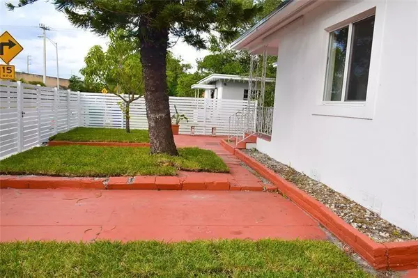 Miami, FL 33127,5715 NW 6th Ave