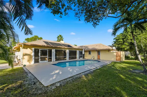 Coral Springs, FL 33071,11060 Lakeview Dr