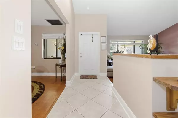 Coral Springs, FL 33071,11060 Lakeview Dr