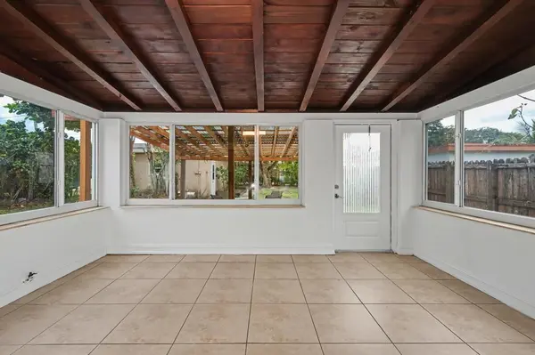 Hollywood, FL 33020,2530 Mckinley St