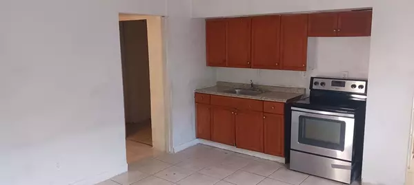 Lake Worth Beach, FL 33460,725 N E St