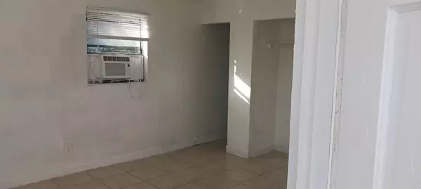 Lake Worth Beach, FL 33460,725 N E St