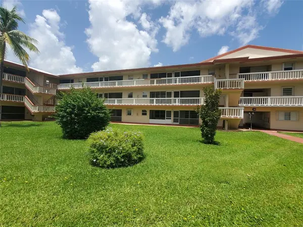 5300 Washington St #114C, Hollywood, FL 33021