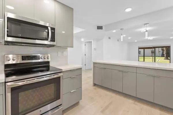 Tamarac, FL 33319,6085 N Sabal Palm Blvd #109