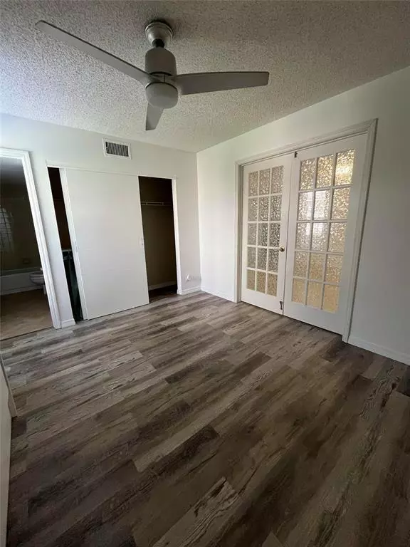 West Palm Beach, FL 33401,616 Executive Center Dr #104