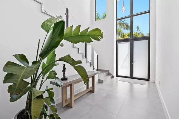 Delray Beach, FL 33483,743 S Lake Ave