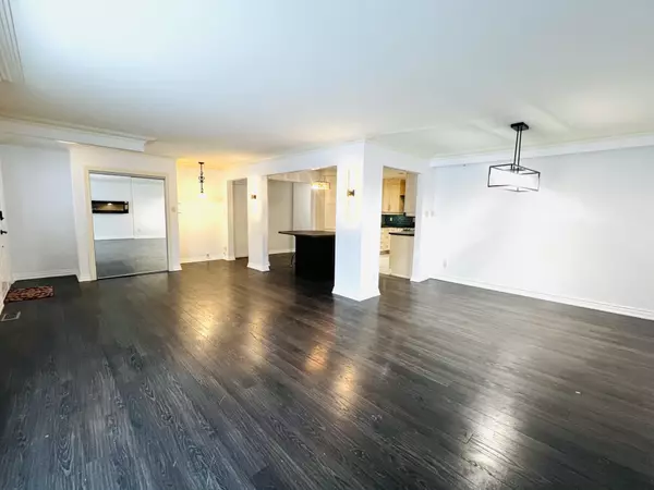 Barrie, ON L4M 2E7,48 Steel ST #MAIN