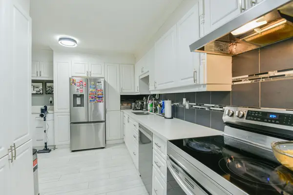 714 The West Mall RD #903, Toronto W08, ON M9C 4X1