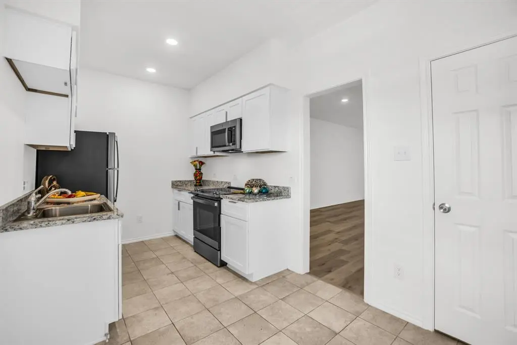 Dallas, TX 75230,11218 Park Central Place #C