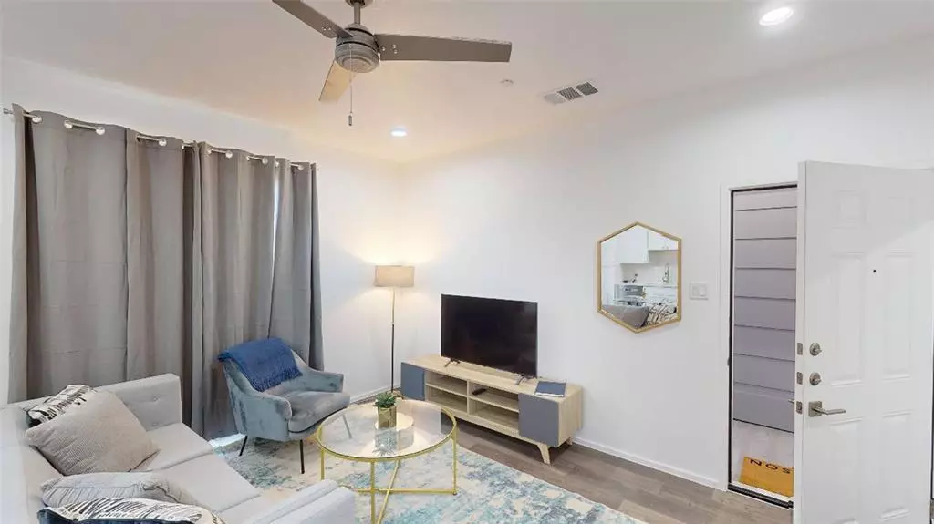 Dallas, TX 75210,3235 Dallas Street #1201