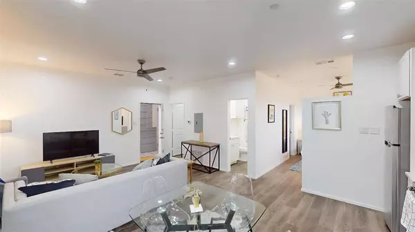 Dallas, TX 75210,3235 Dallas Street #1201