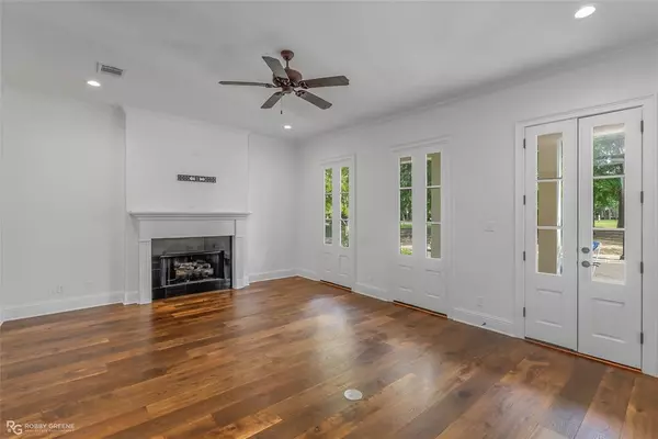 Shreveport, LA 71106,1940 Shaded Willow Lane