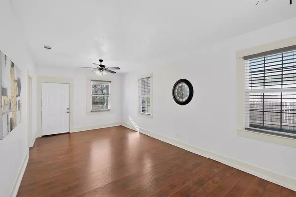 Fort Worth, TX 76105,3423 Avenue N