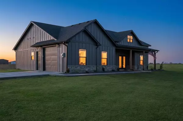 Sumner, TX 75486,213 Private Road 33083