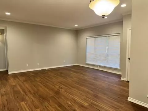 Fort Worth, TX 76109,4347 Bellaire Drive S #132S