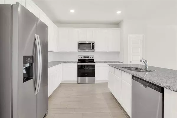 Van Alstyne, TX 75495,949 Ravenwood Lane