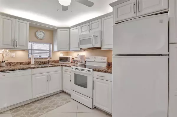 Pembroke Pines, FL 33025,8930 S Hollybrook Blvd #201