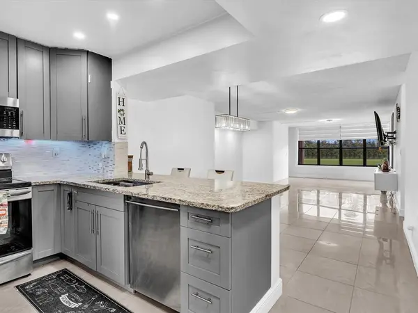 Pompano Beach, FL 33066,2659 Carambola Cir #106