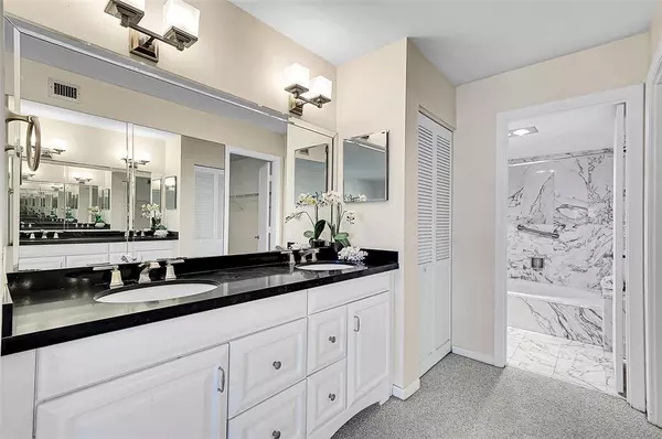 Lauderdale By The Sea, FL 33308,4900 N Ocean Blvd #802