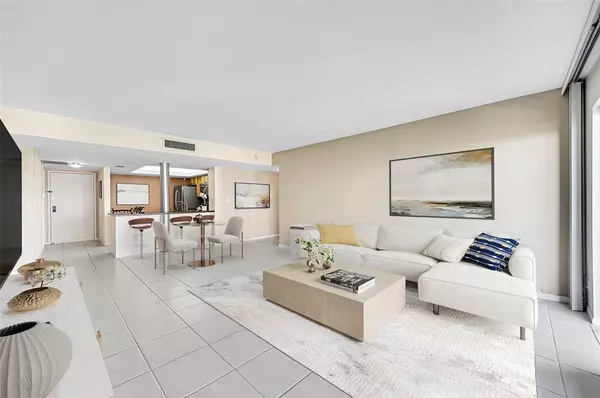 Lauderdale By The Sea, FL 33308,4900 N Ocean Blvd #802