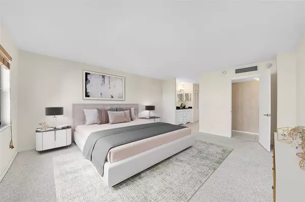 Lauderdale By The Sea, FL 33308,4900 N Ocean Blvd #802