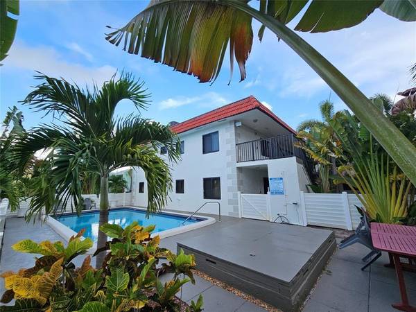 2201 NE 36th St #107, Lighthouse Point, FL 33064