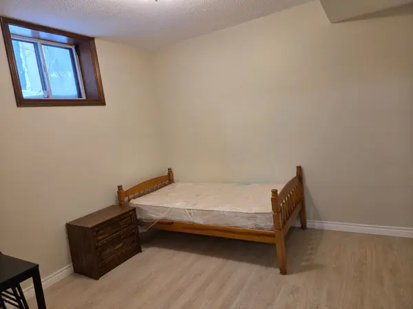 Vaughan, ON L4J 3L9,320 Spring Gate BLVD #Basement