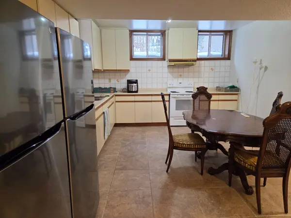 Vaughan, ON L4J 3L9,320 Spring Gate BLVD #Basement