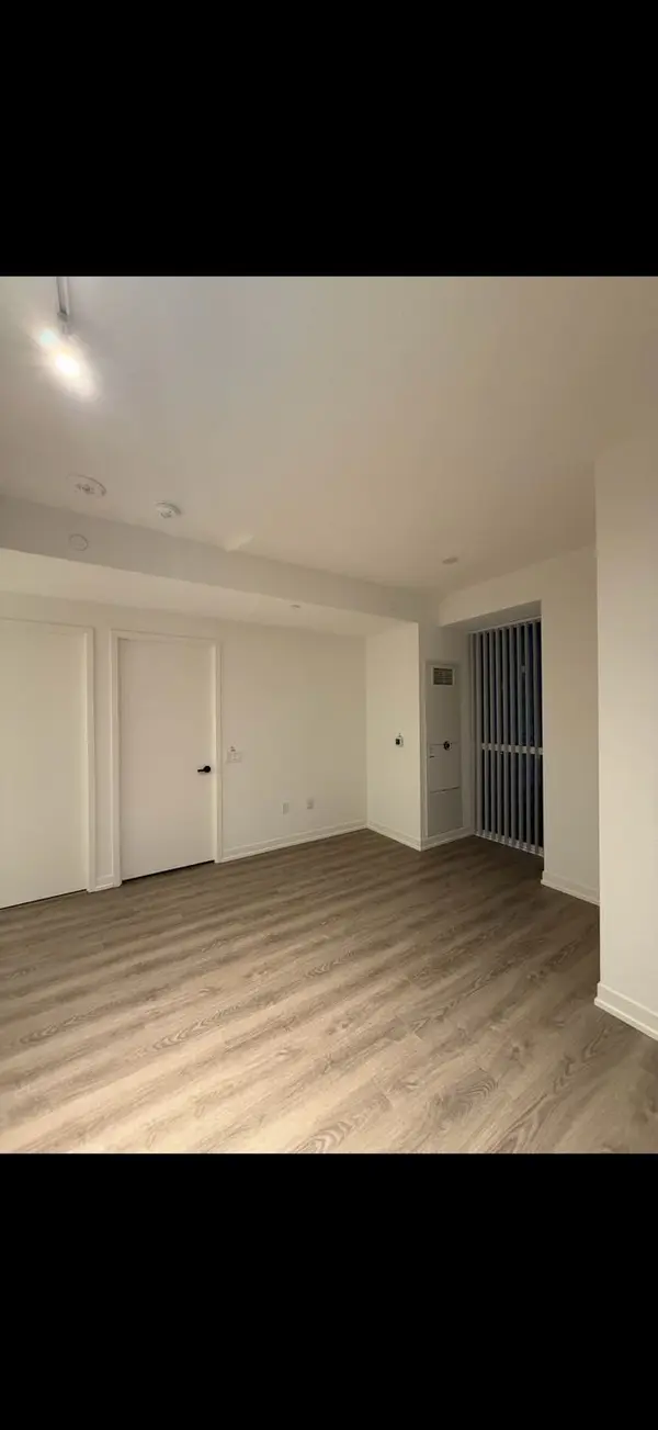 Vaughan, ON L4K 5Z7,8 Interchange WAY #3912