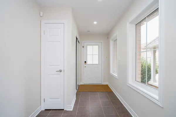 Brampton, ON L6Y 0P9,48 Cedar Lake CRES