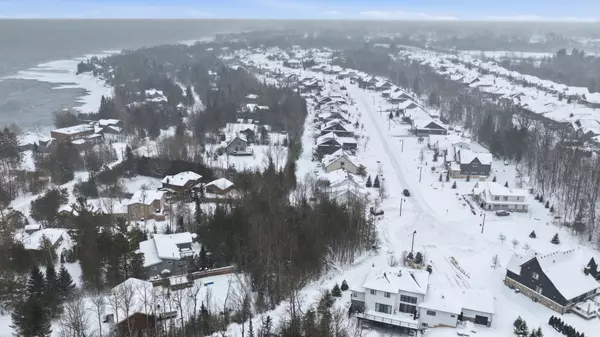 Blue Mountains, ON N0H 2P0,152 Timber LN