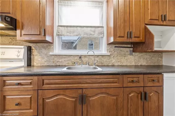 Cambridge, ON N1R 5A4,69 Lowrey AVE N