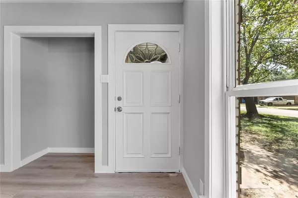 Lacy Lakeview, TX 76705,709 N Rita Street