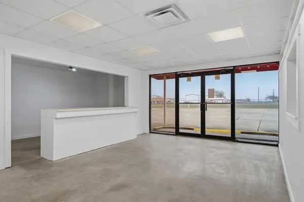 9474 Us-175, Kemp, TX 75143