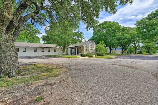 Sherman, TX 75090,815 Pecan Grove Road E