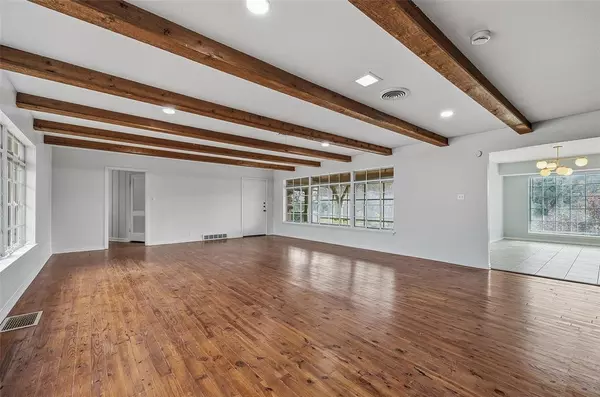 Fort Worth, TX 76111,1901 Bluebird Avenue