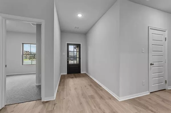 Van Alstyne, TX 75495,607 Forest Haven Drive