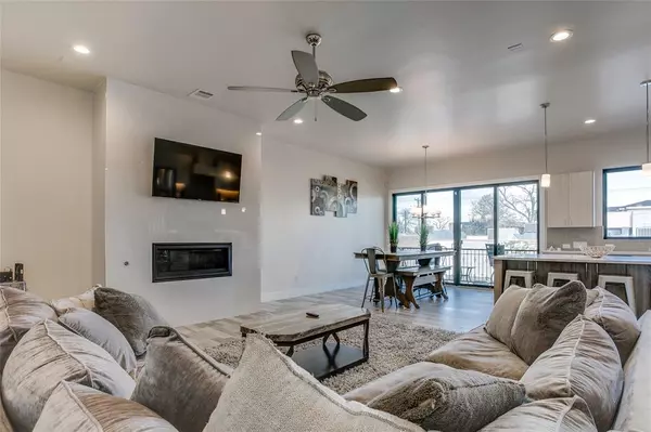 Dallas, TX 75208,410 Melba Street #2